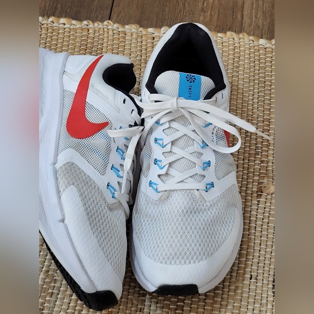 Nike Womens Swift 3 Runners